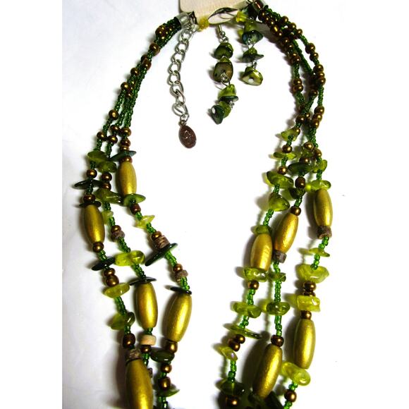 Pendant Necklace and Earring Set Emerald and Gold Beads and Gemstones 14 Inches - Picture 5 of 6